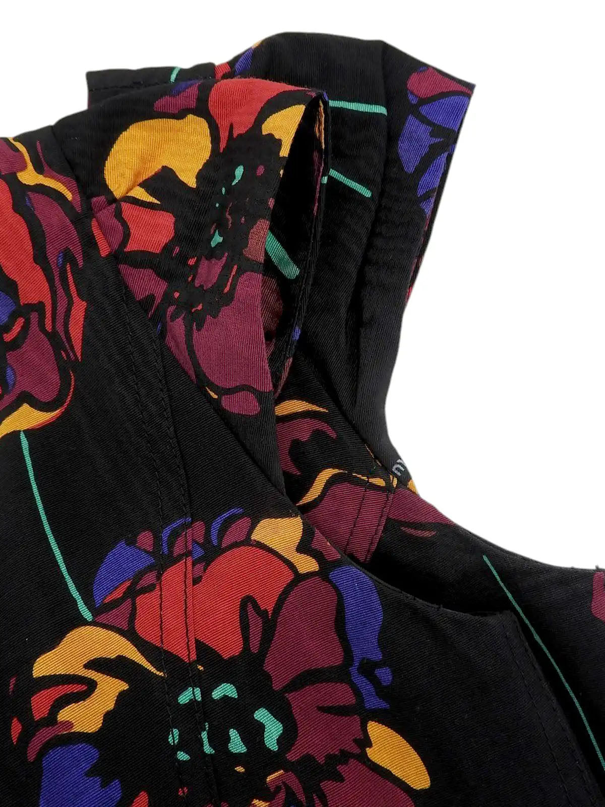 フラワーパターンノースリーブワンピース ブラック/マルチ