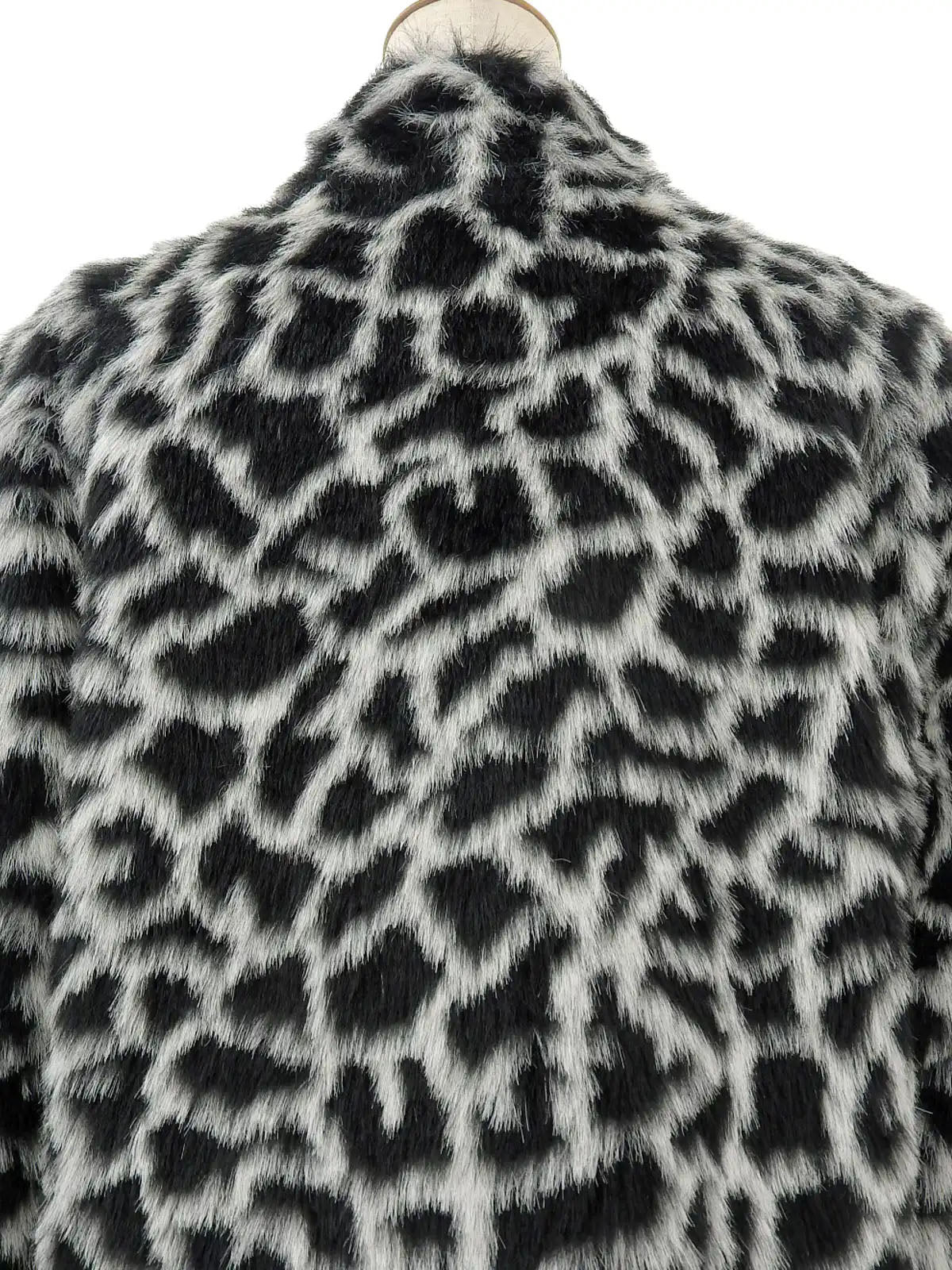 Leopard pattern faux fur coat in white/black
