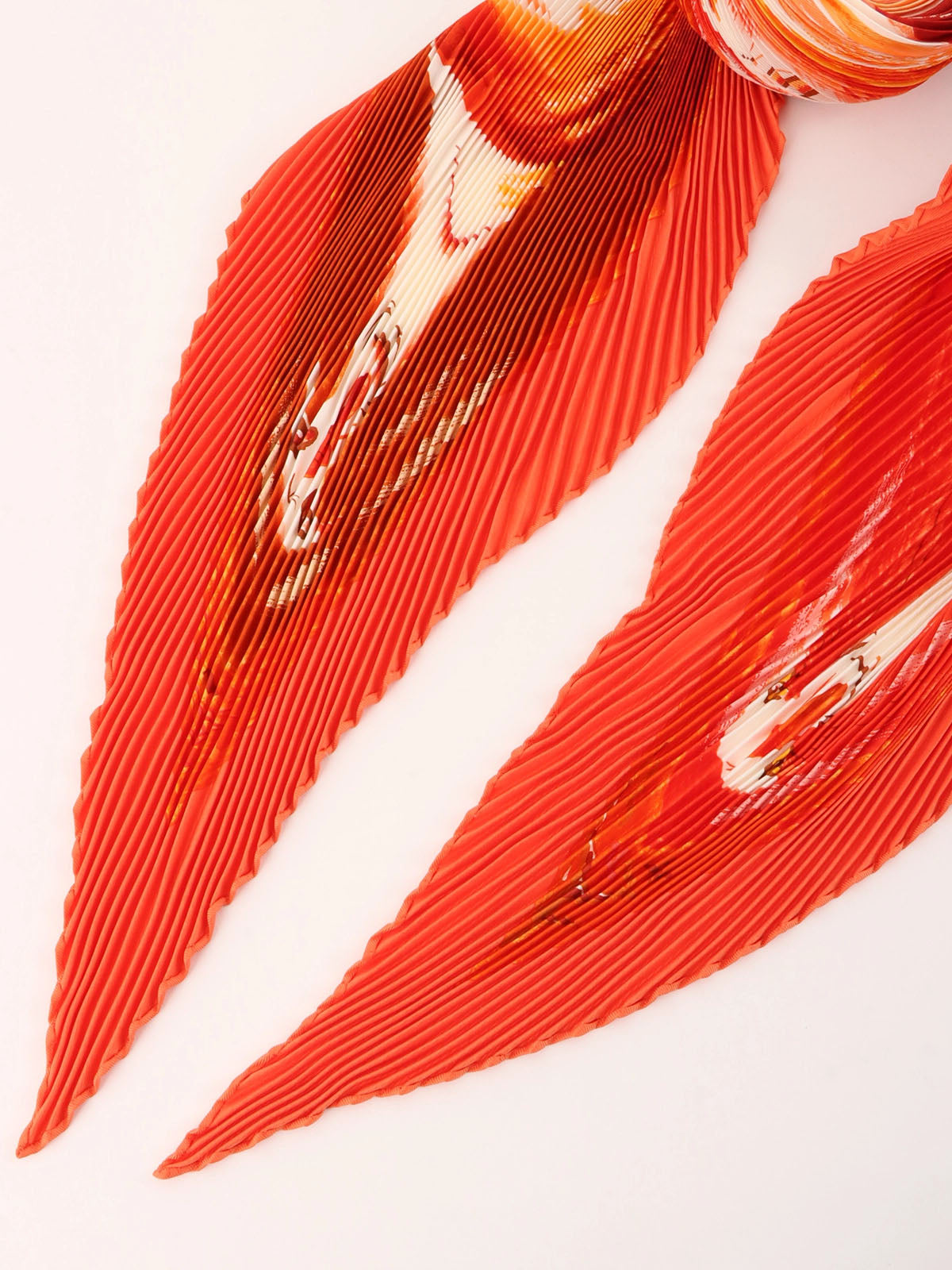 Smiles Pattern Pleated Scarf Red/Orange