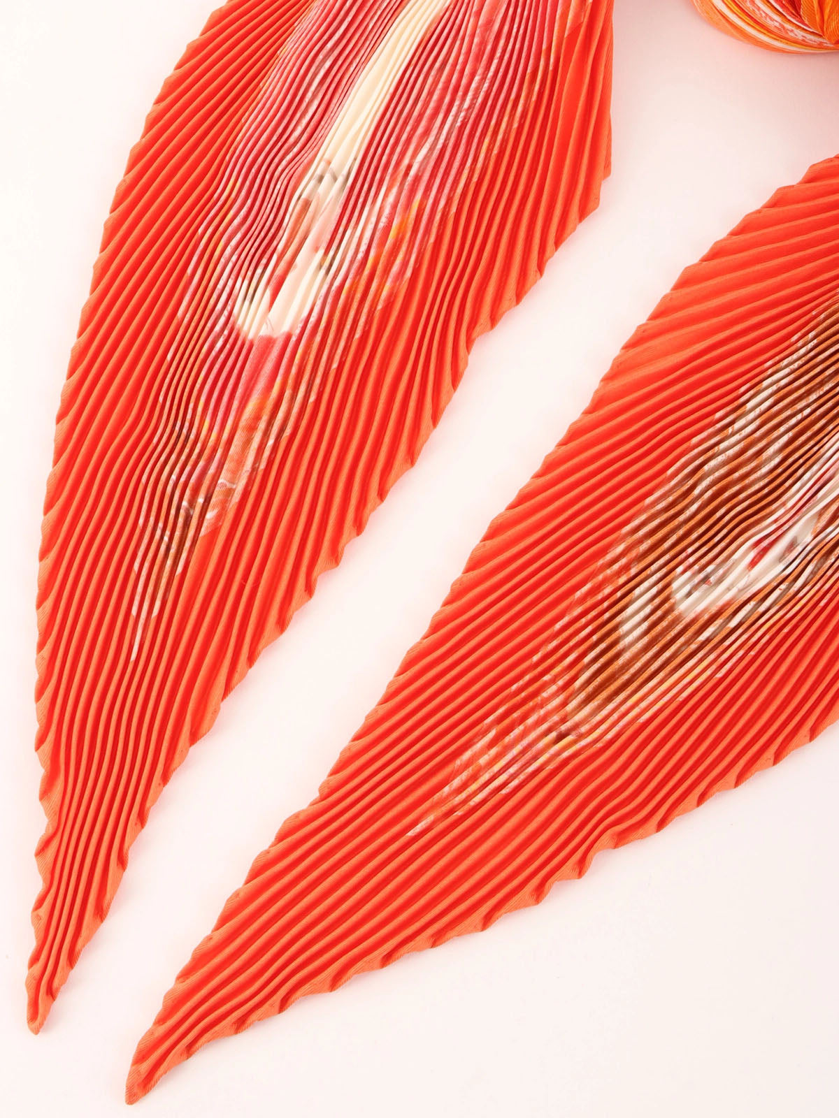 Smiles Pattern Pleated Scarf Red/Orange