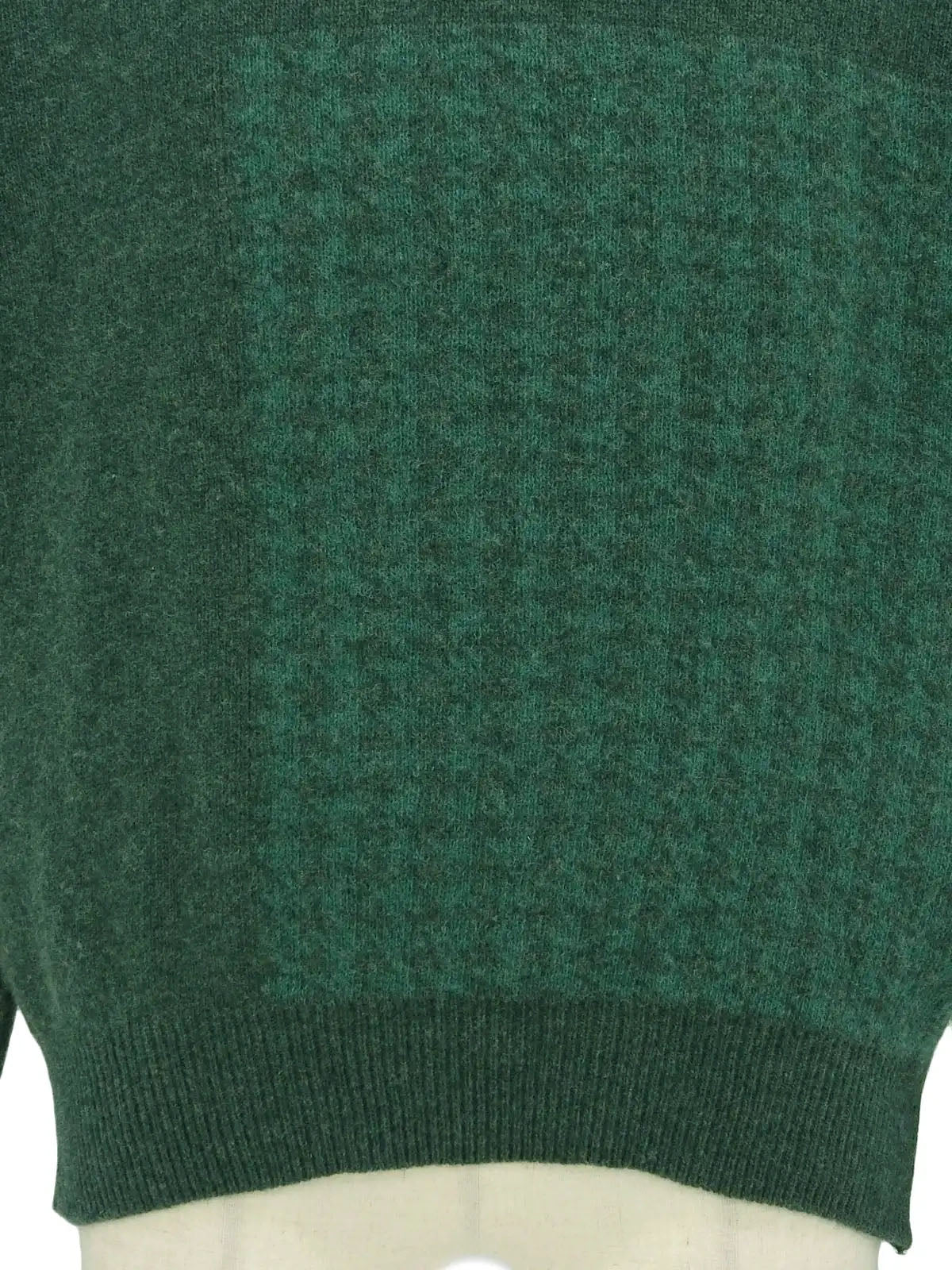 Green wool houndstooth pattern long sleeve knit top
