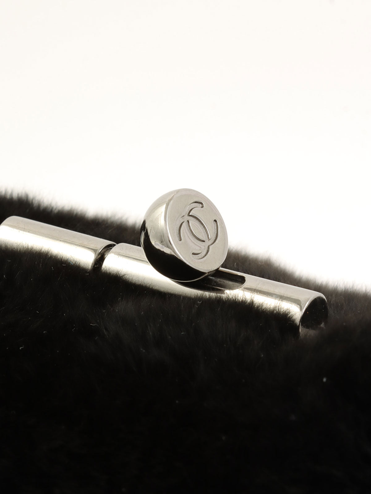 2004 Fur Clasp Chain Shoulder Bag Black