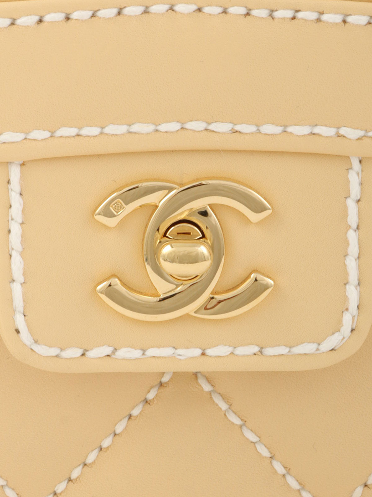 2004年頃製 クラシックフラップハンドバッグ イエロー