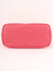 粉色编织手提包