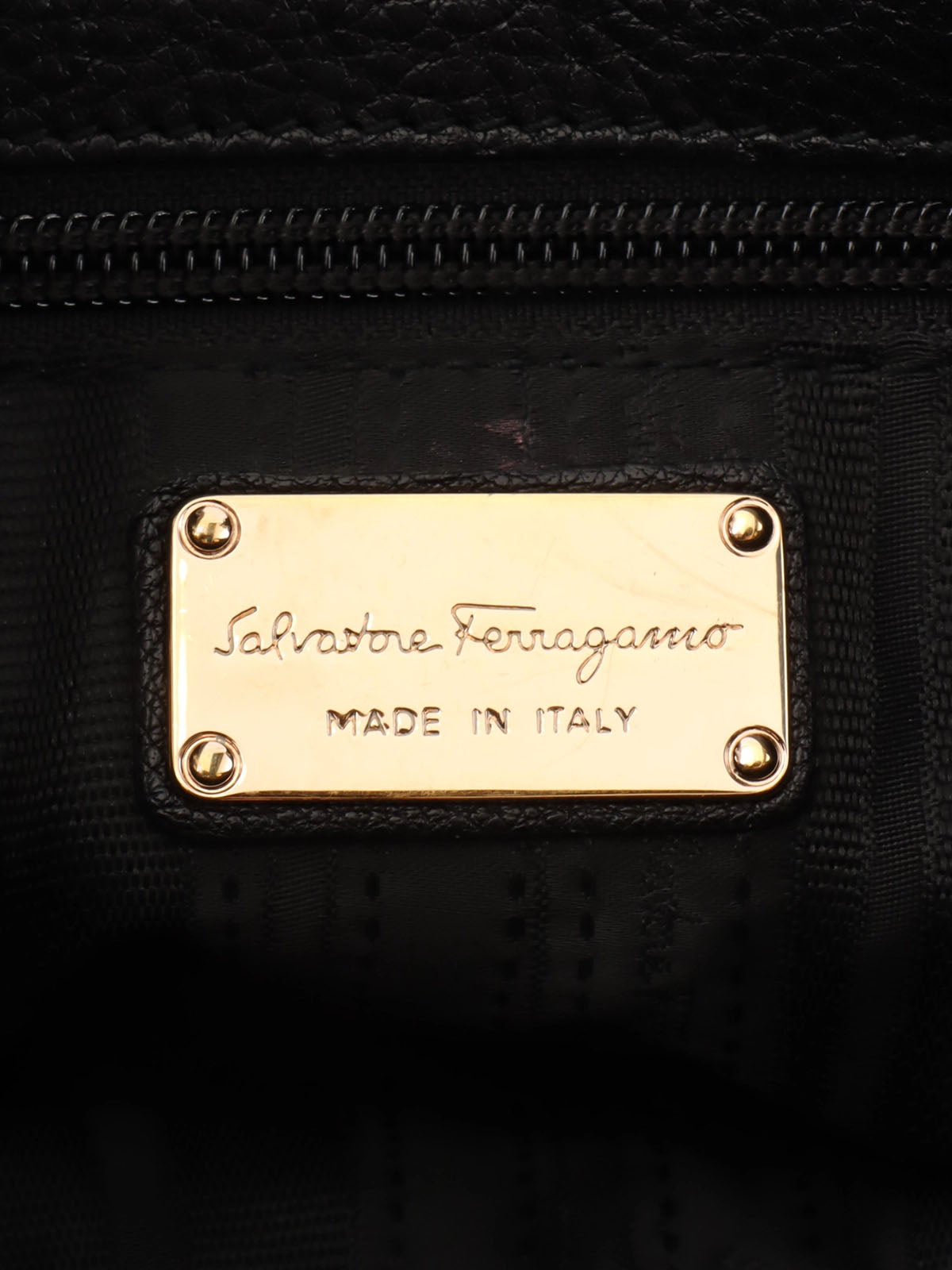 ガンチーニプレートチェーンショルダーバッグ ブラック