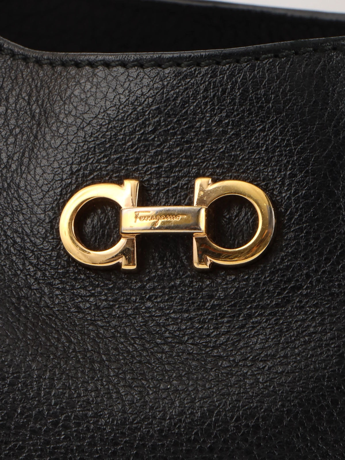 Gancini Plate Chain Shoulder Bag in Black