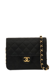 1985-1990 年黑色丝缎 CC 标志牌链条包