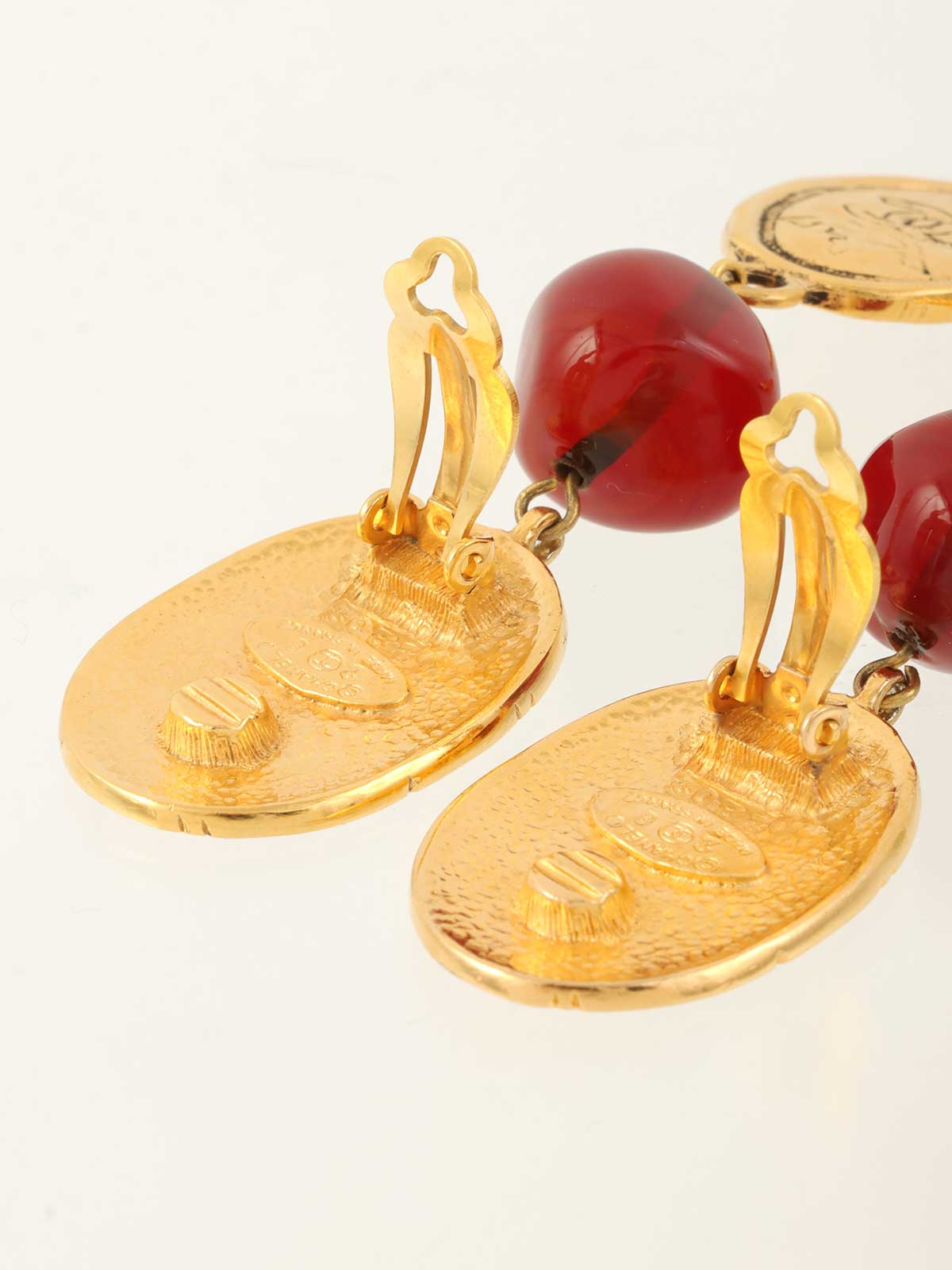 1991年製　CCマークオーバルクラウンカラーストーンスウィングイヤリング　ゴールド/ダークブラウン