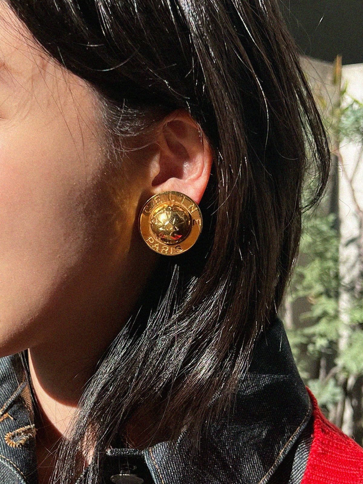 Round Star Motif Logo Earrings Gold