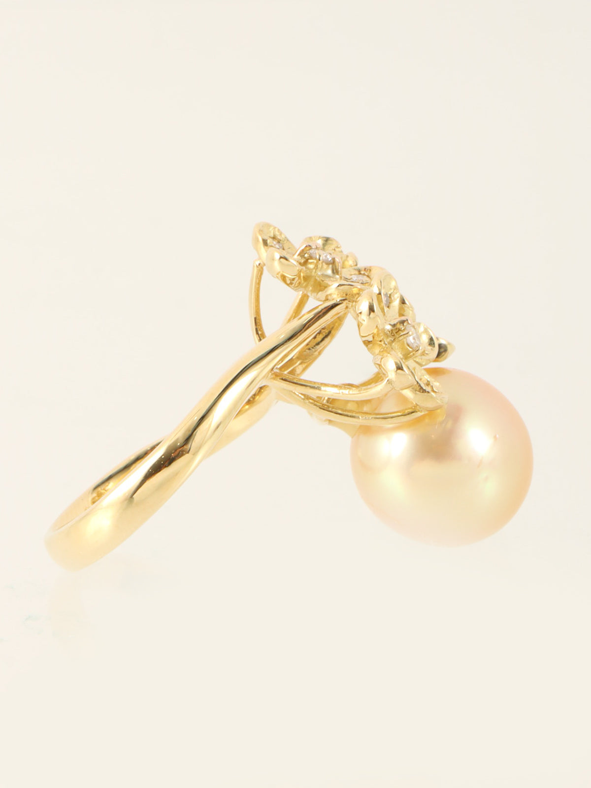 18Kダイヤモンドパールフラワーモチーフリング ゴールド