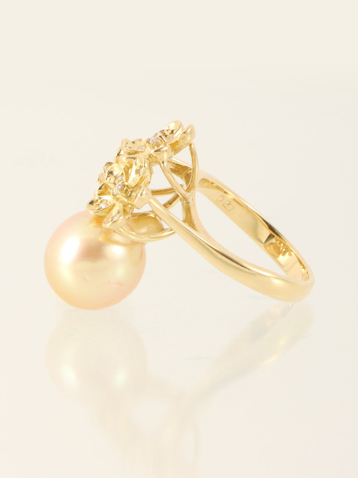 18Kダイヤモンドパールフラワーモチーフリング ゴールド