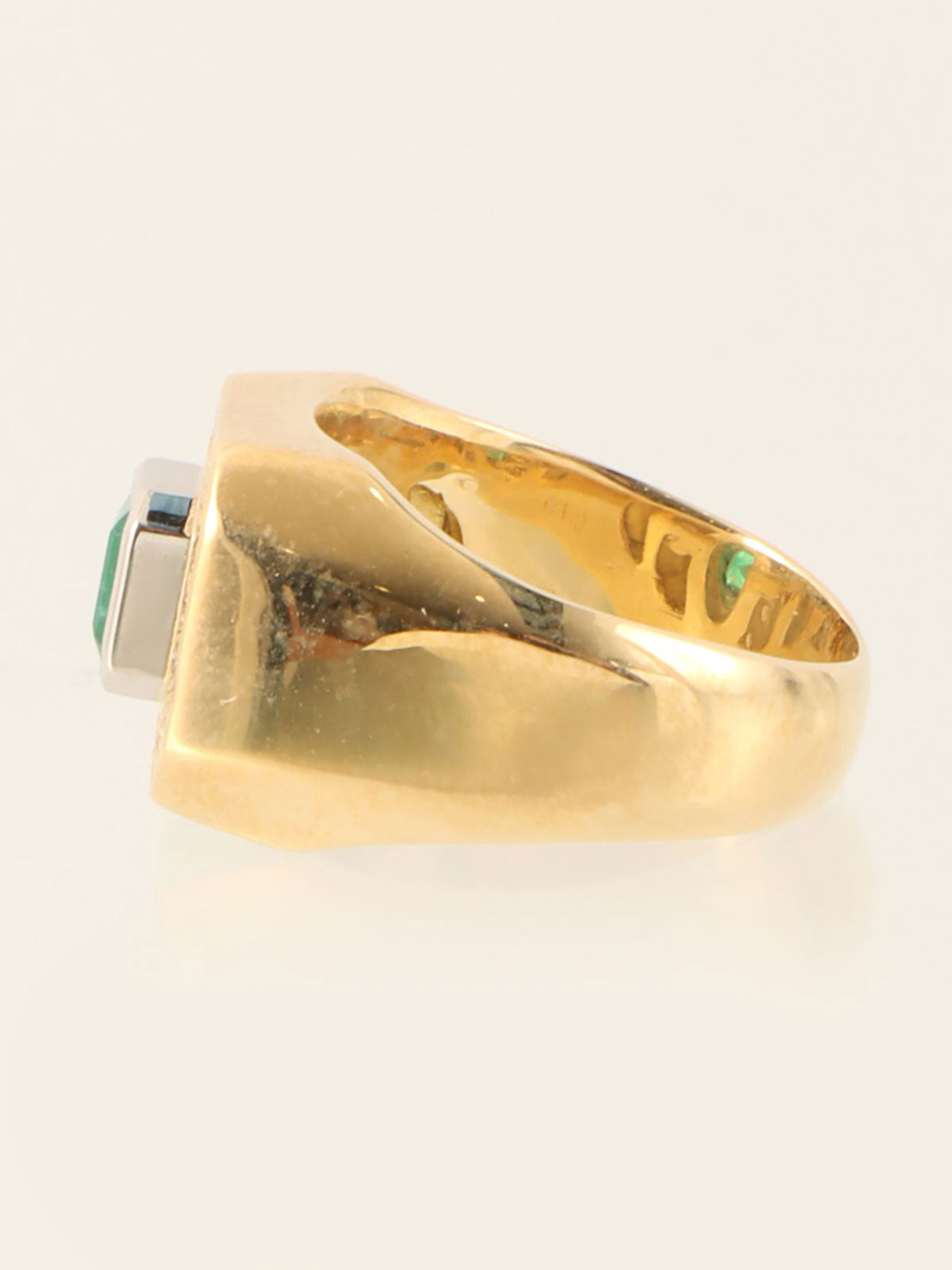 18Kプラチナエメラルドダイヤモンドスクエアデザインリング ゴールド/グリーン