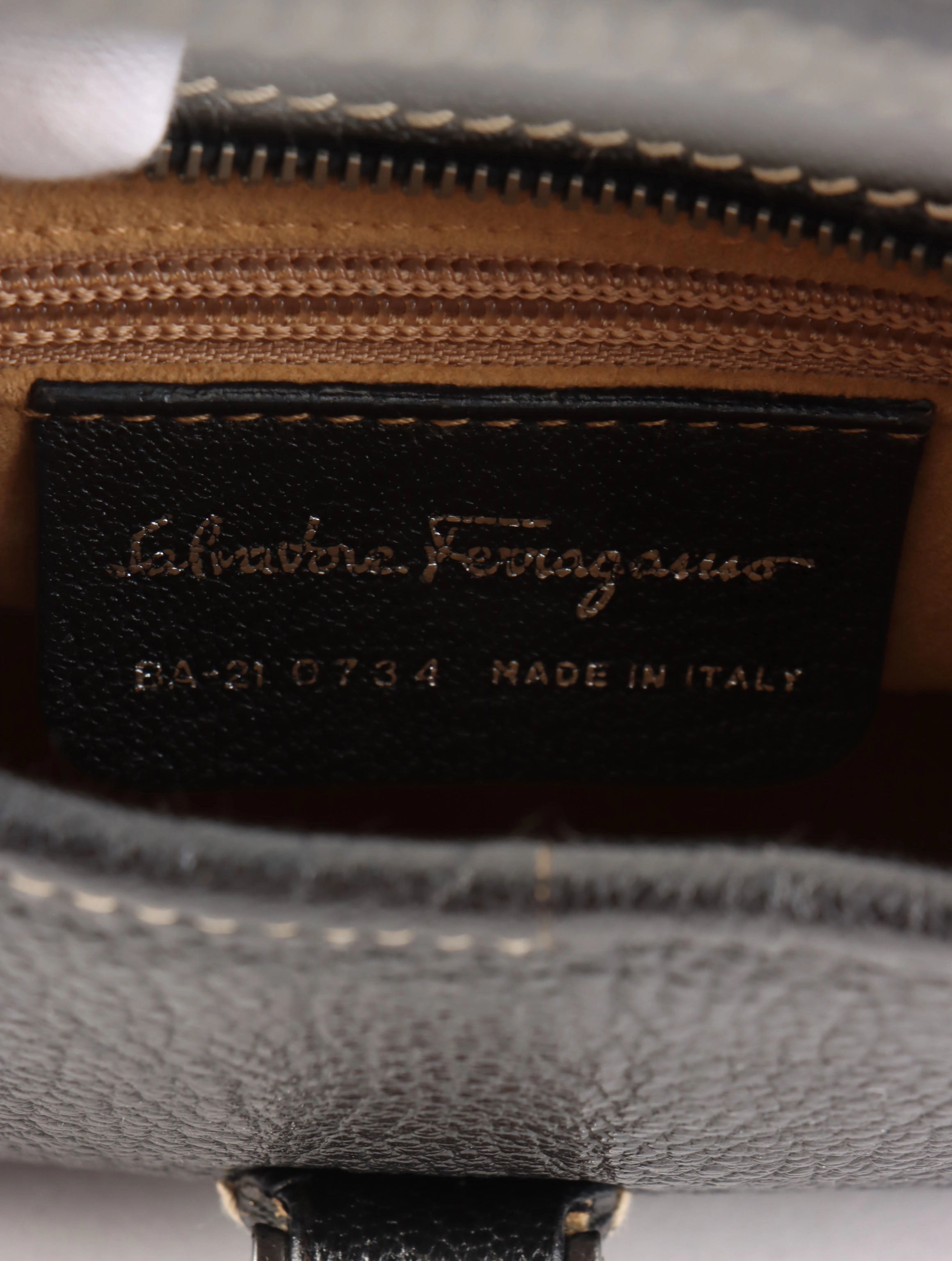 Varaplate One Shoulder Bag Black