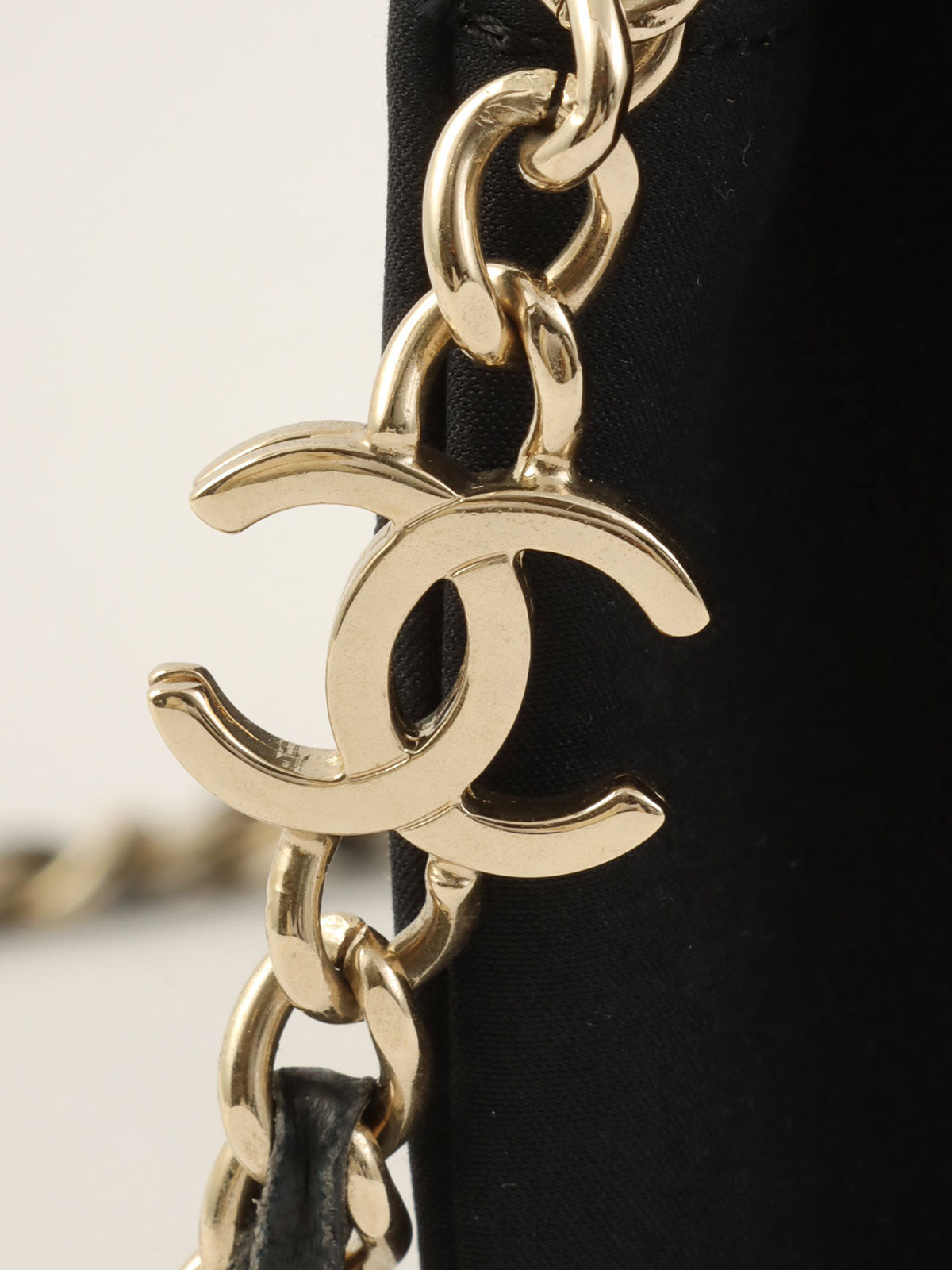 Camellia motif one-shoulder chain bag, black, made around 2005