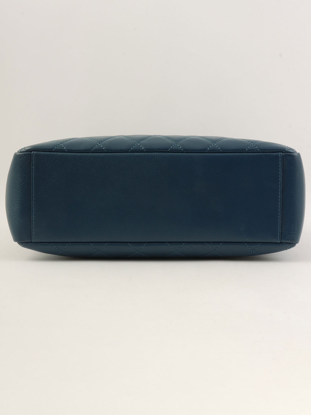 2013 Caviar Skin CC 标志缝线链条手提包 蓝色