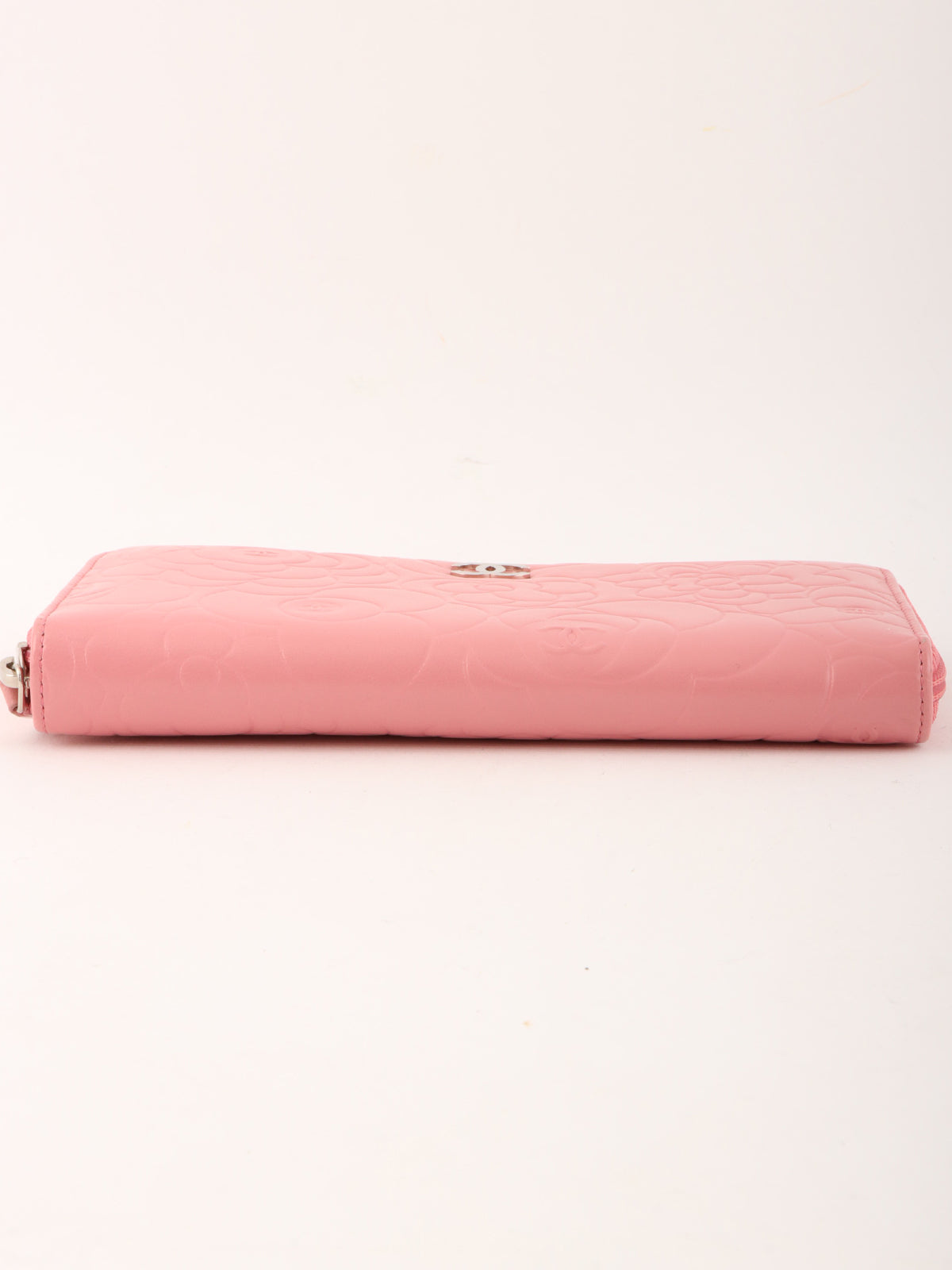 2011年頃製 カメリアエンボスCCマークプレートロングウォレット ピンク