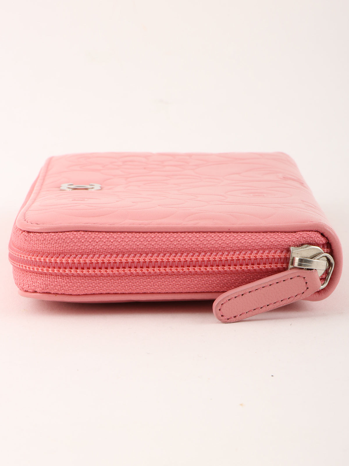 2011年頃製 カメリアエンボスCCマークプレートロングウォレット ピンク