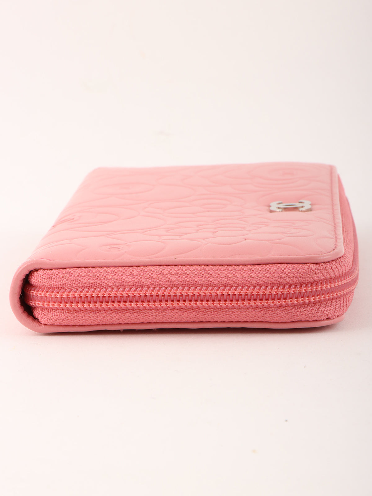 2011年頃製 カメリアエンボスCCマークプレートロングウォレット ピンク