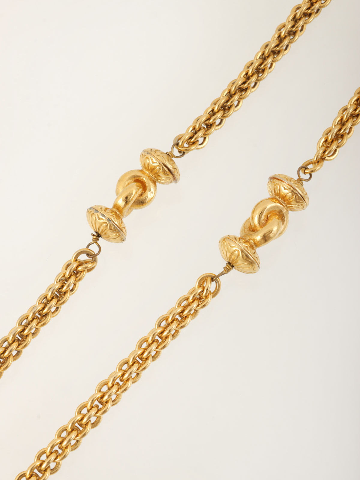 デザインモチーフチェーンロングネックレス ゴールド