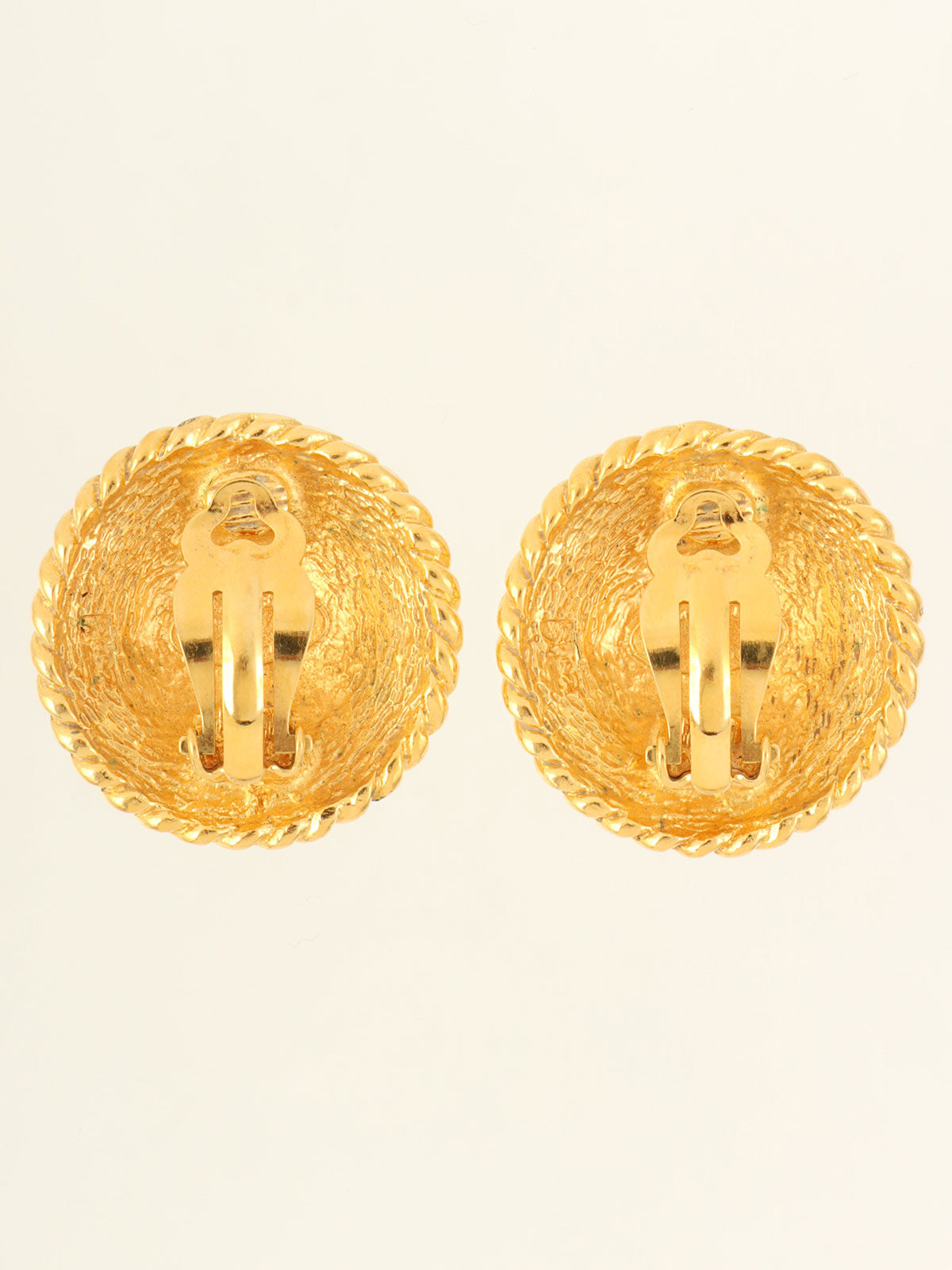 Round CC Mark Earrings Gold