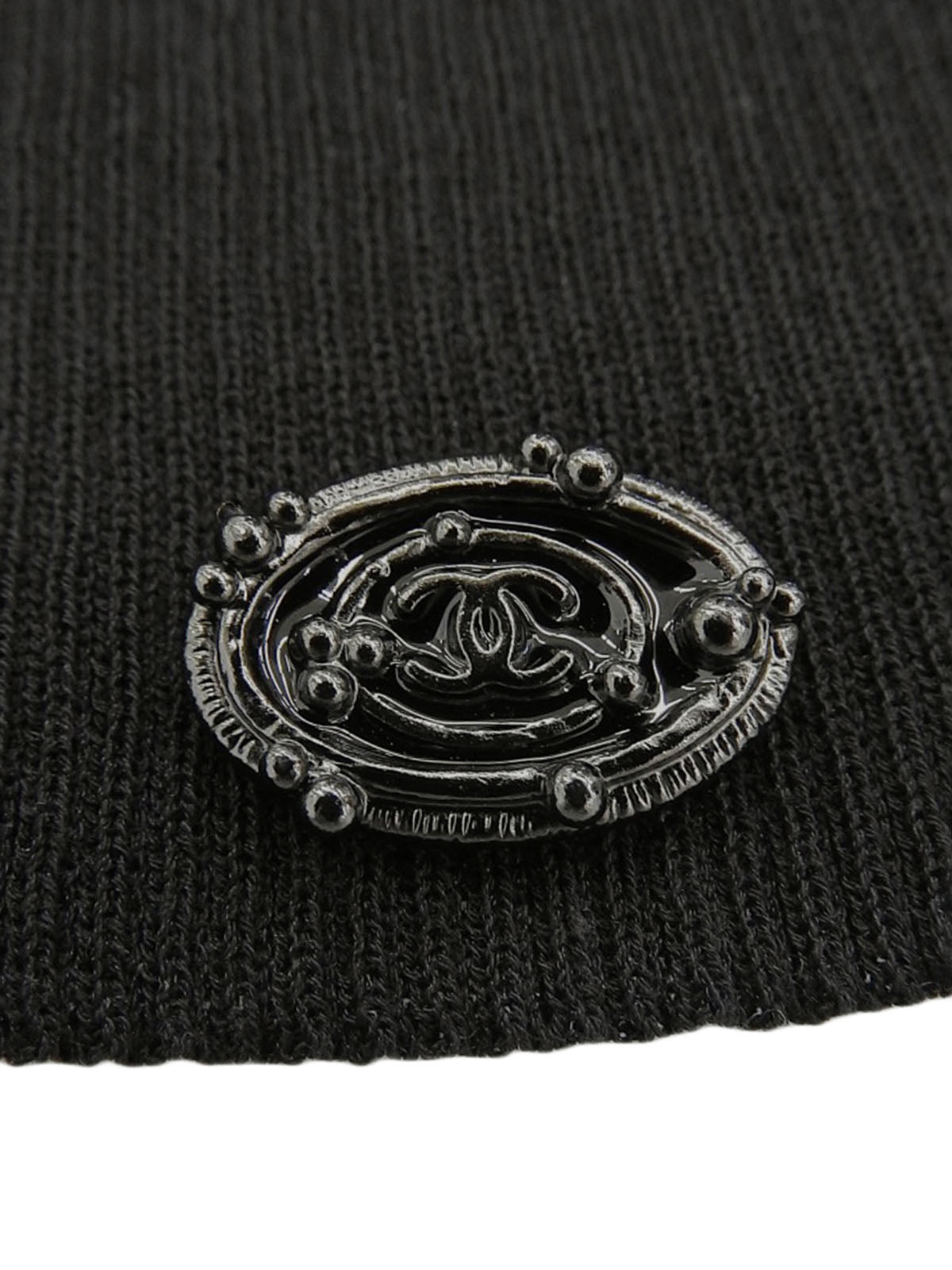 2009 Oval CC Mark Plate Ribbon Design Short Sleeve Top in Black