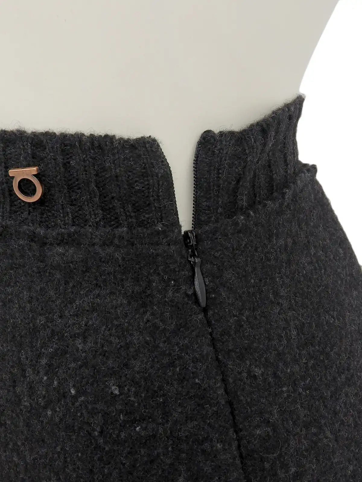 Logo Button Set Up Charcoal Gray