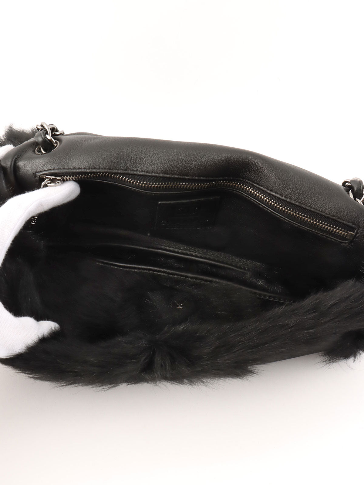 2007 Sports Line Mouton CC Turn Lock Chain Bag, Black