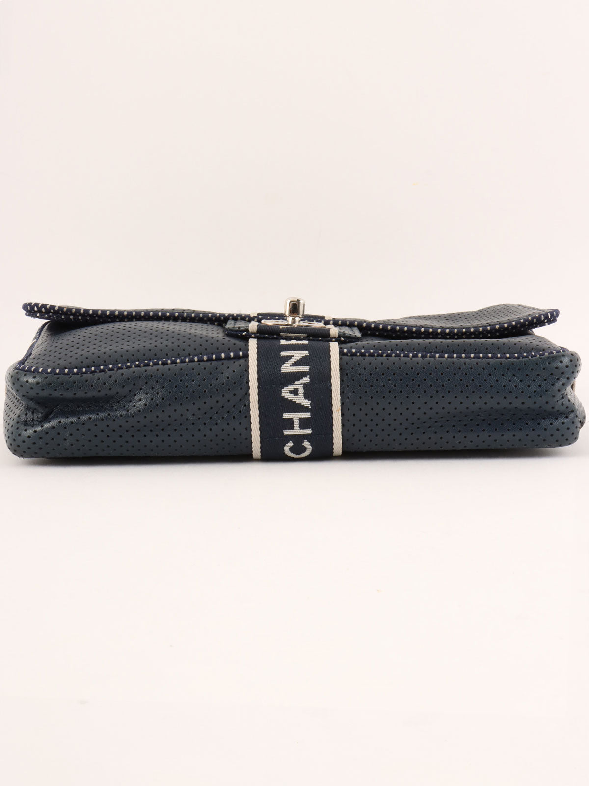 2004年頃製 スポーツラインCCターンロックパンチングレザーチェーンショルダーバッグ ネイビー