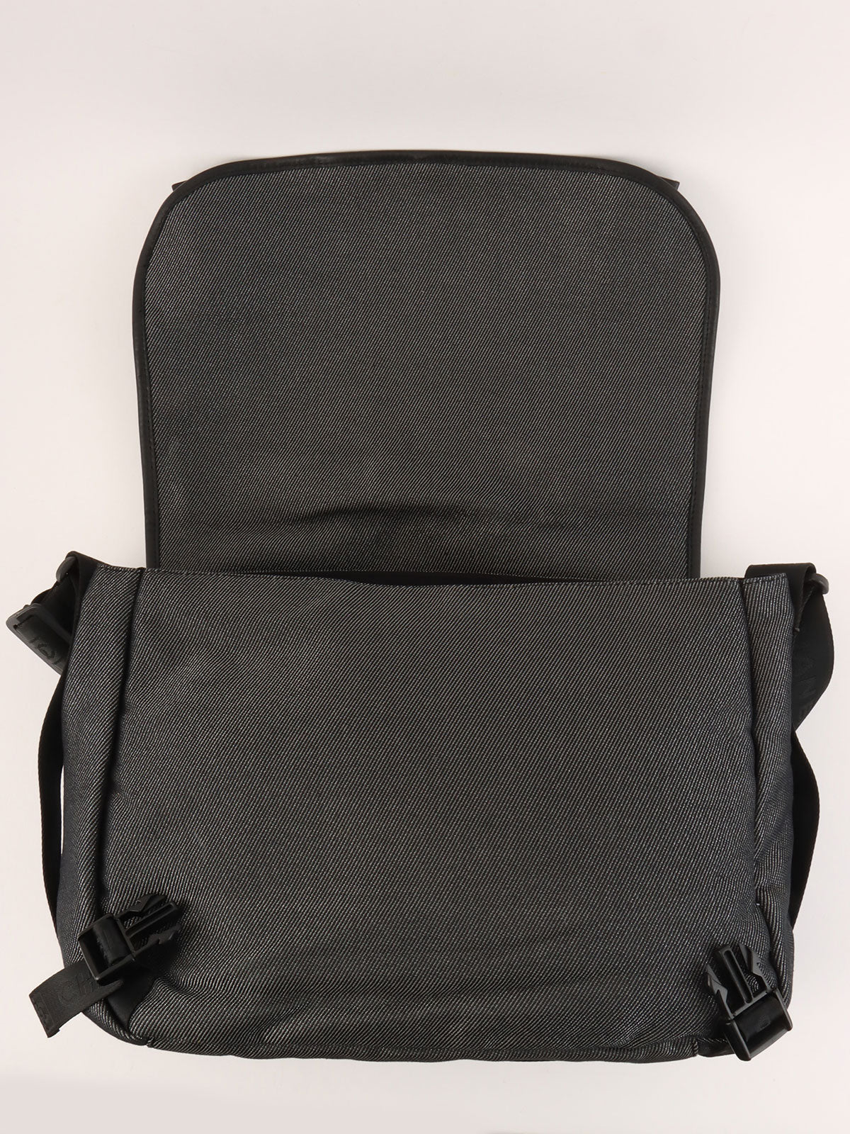 2005年頃製 スポーツラインCCマークロゴショルダーバッグ グレー