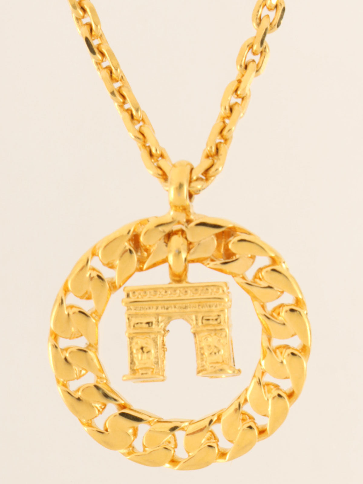 アルクドゥトリオンフモチーフネックレス ゴールド