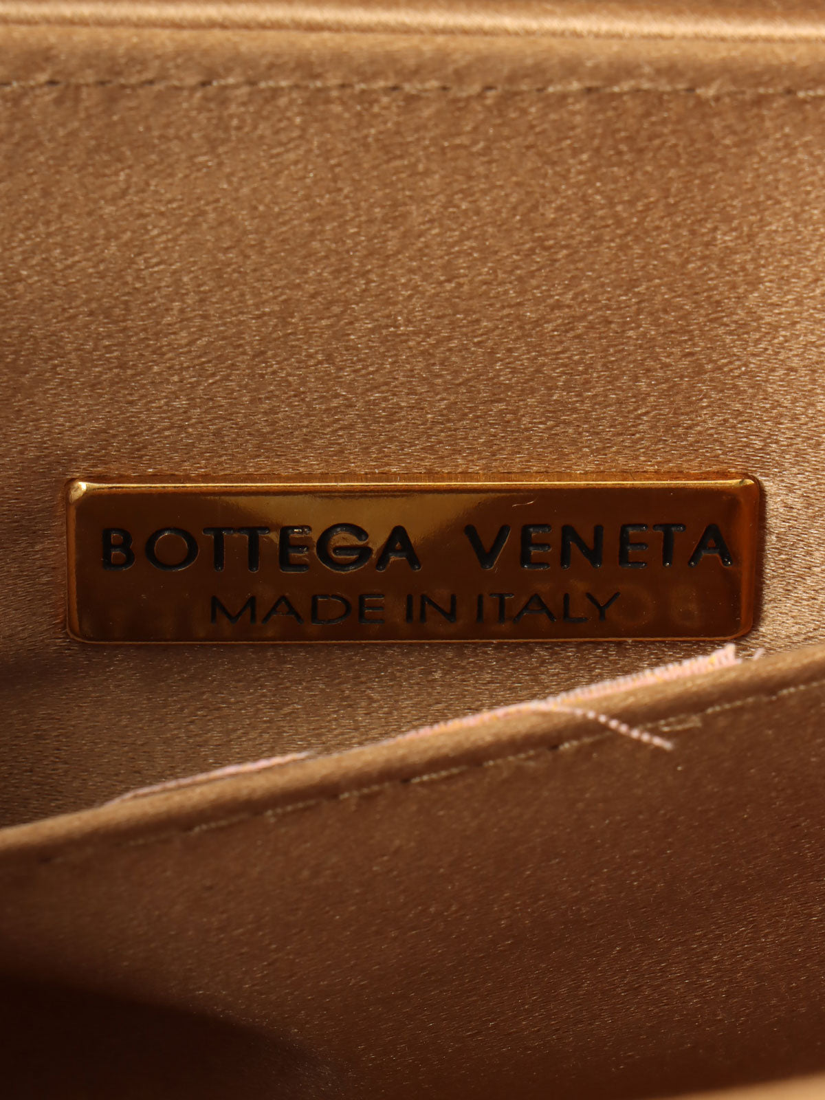 サテンイントレチャートミニショルダーバッグ ゴールド