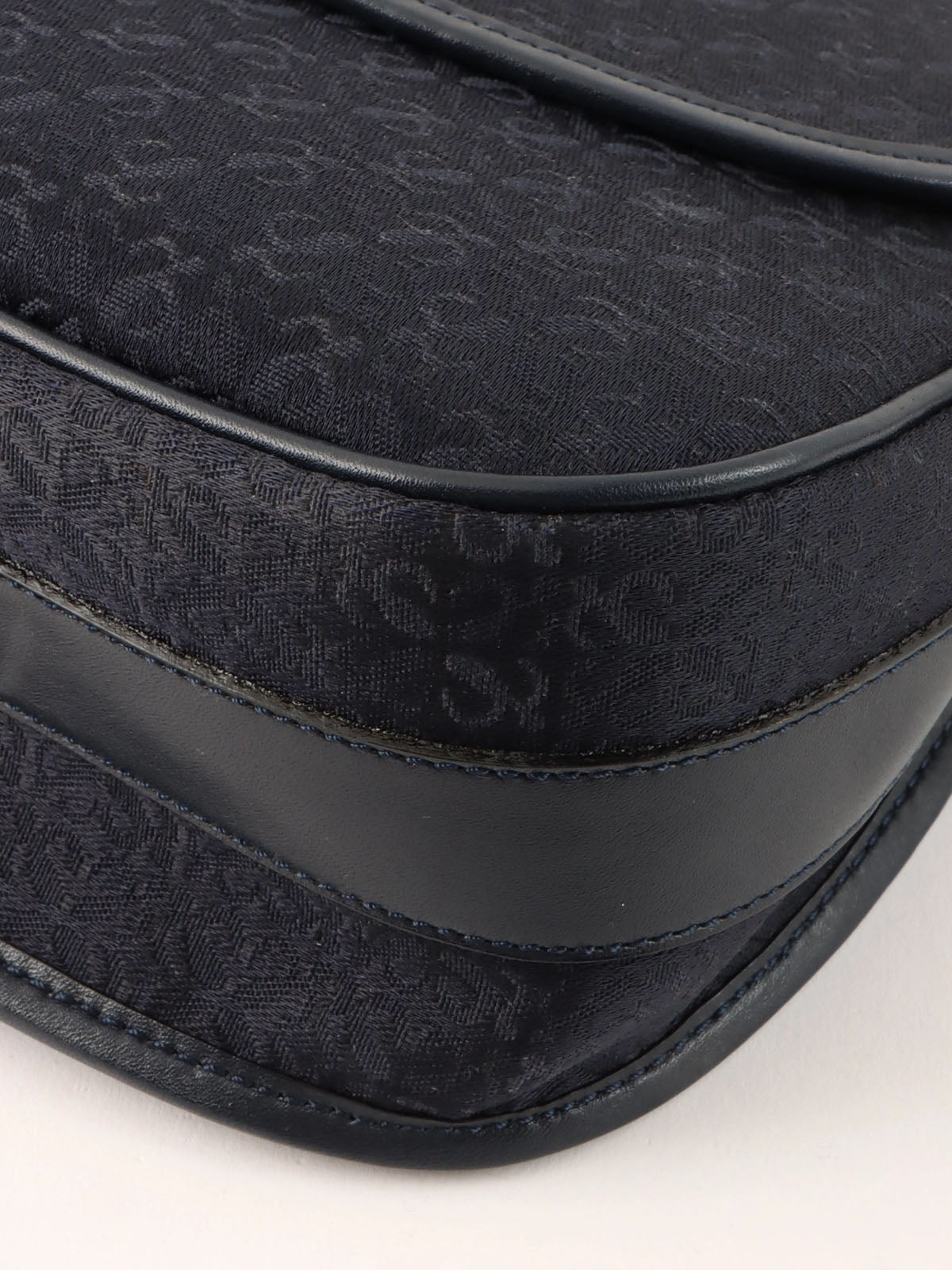 キャンバスアナグラムパターンショルダーバッグ ネイビー