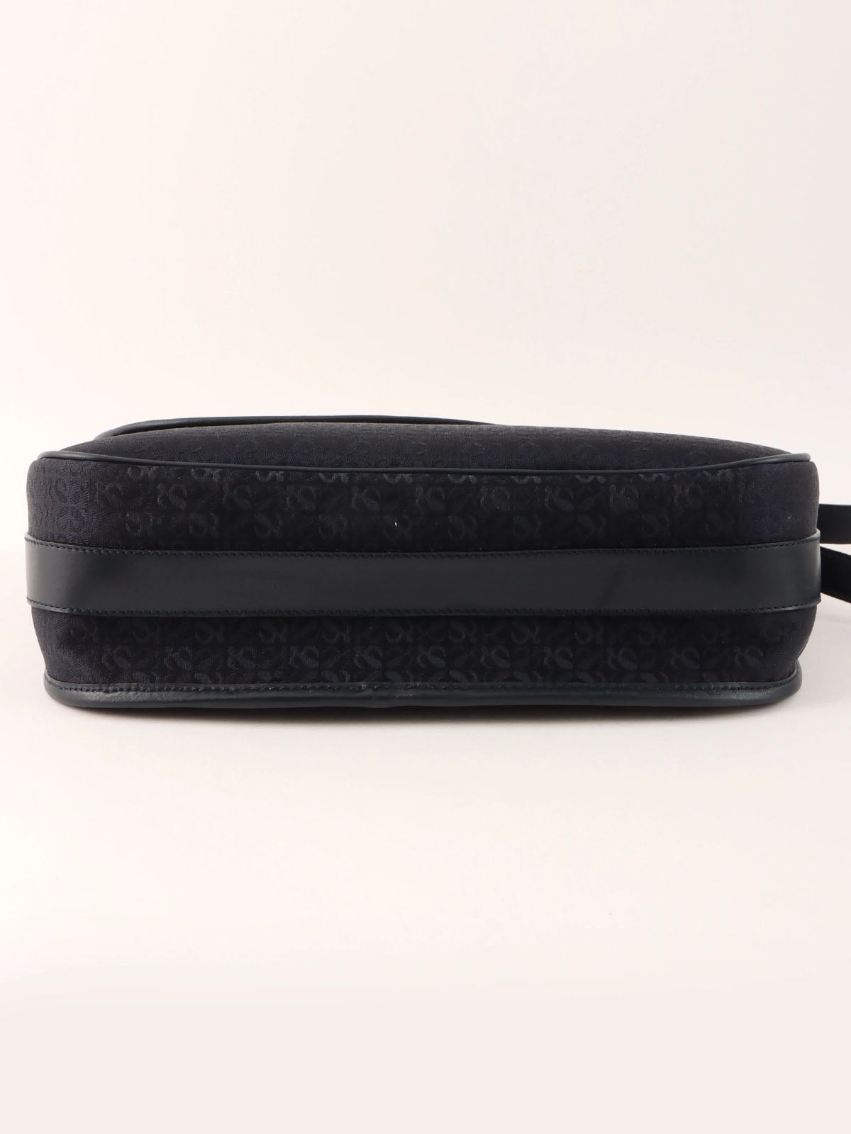 キャンバスアナグラムパターンショルダーバッグ ネイビー