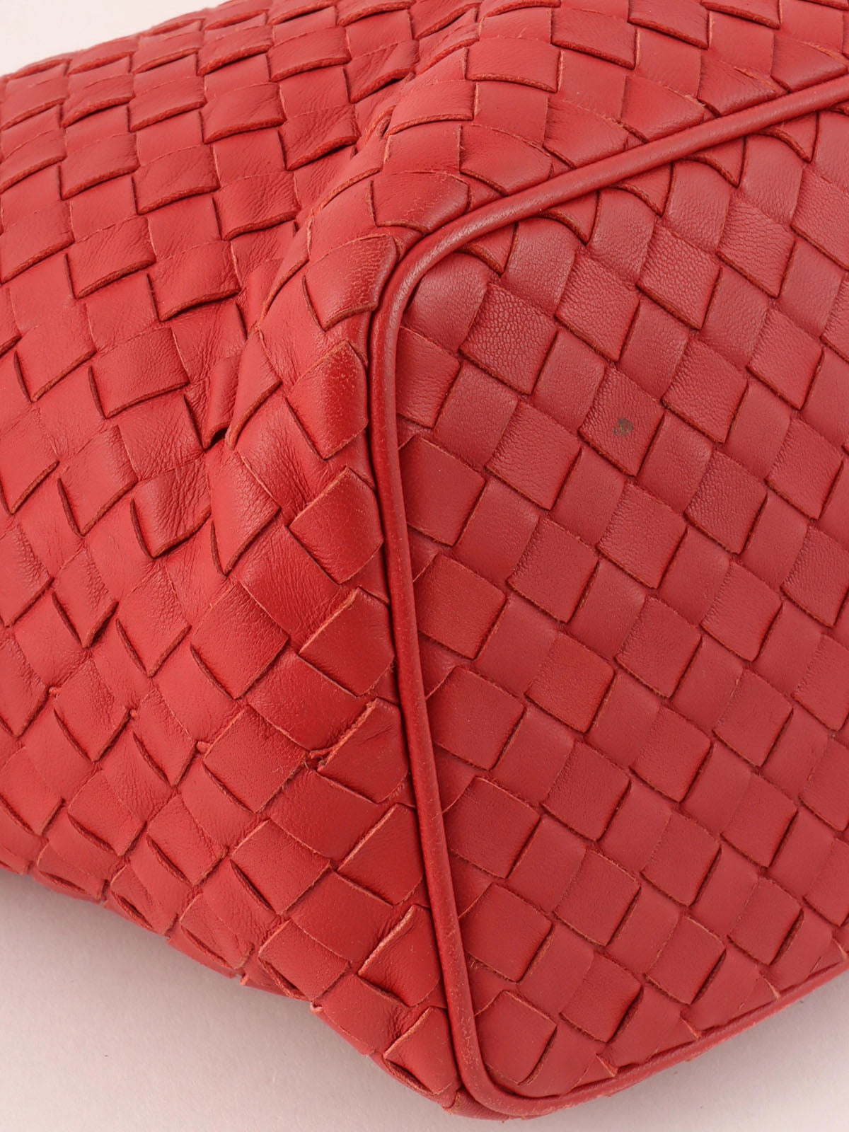 Intrecciato handbag in red