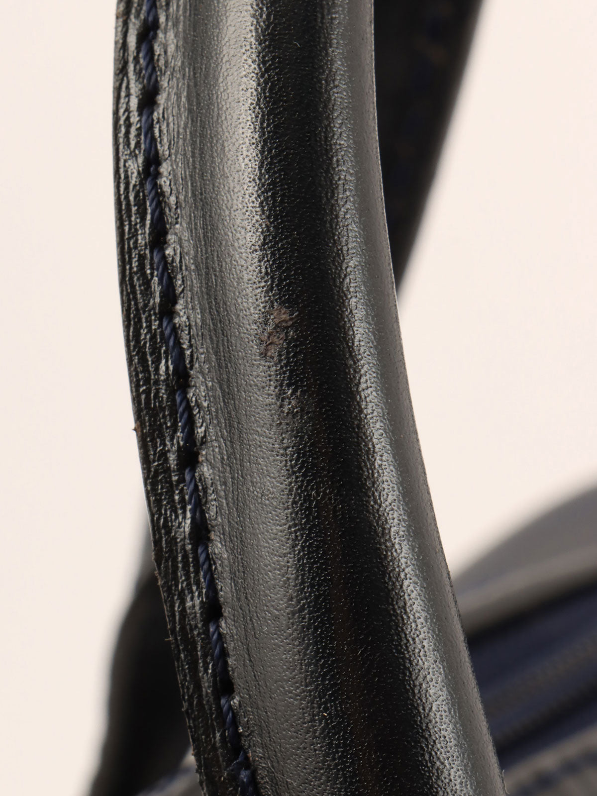 トロッターパターンロゴプレートボストンバッグ ネイビー