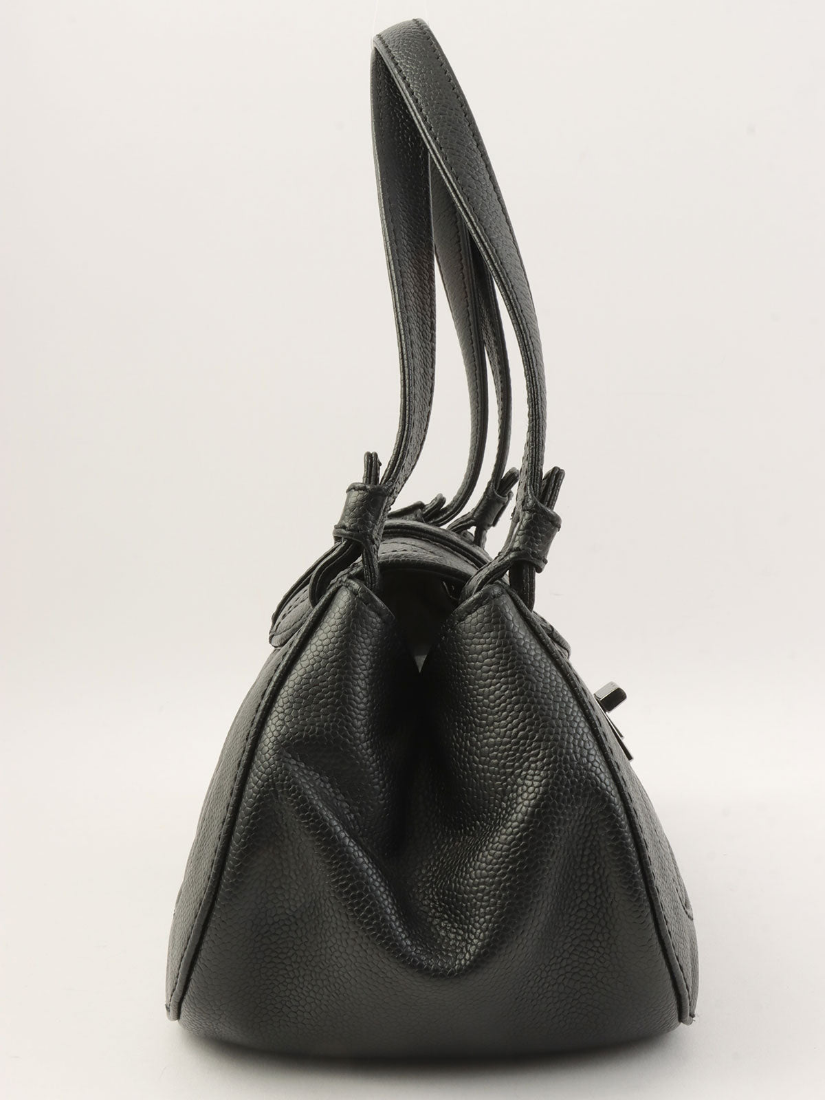 2005年頃製 キャビアスキン2.55ターンロックプレートハンドバッグ ブラック