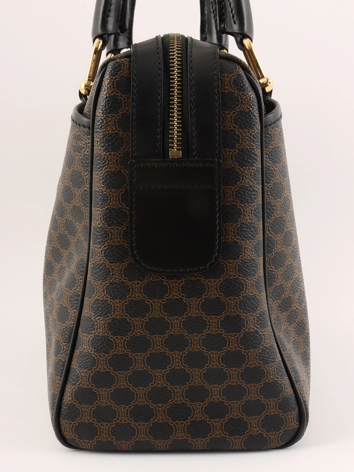 マカダムパターンロゴエンボスハンドバッグ ブラウン