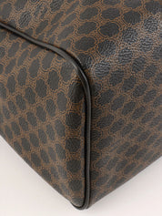 マカダムパターンロゴエンボスハンドバッグ ブラウン