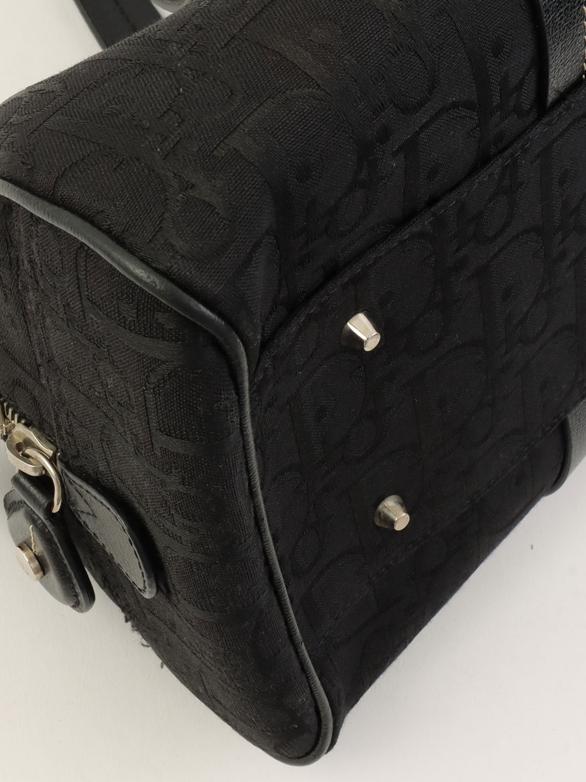 トロッターパターンフラワー刺繍ハンドバッグ ブラック