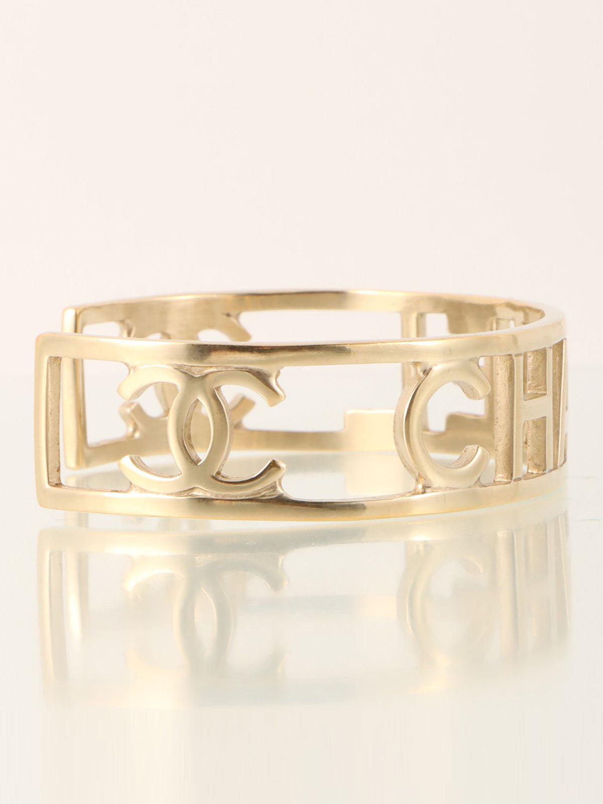 2015年製 CCマークロゴカットアウトバングル ゴールド