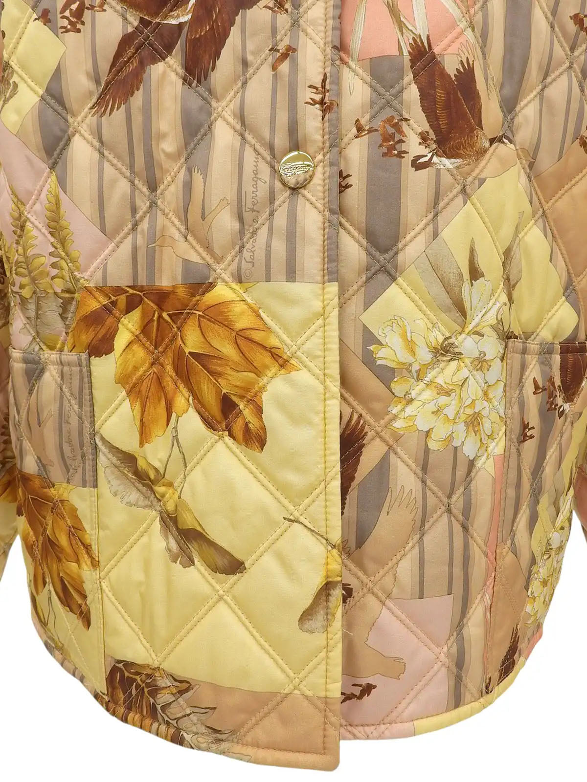 バードフラワーパターンキルティングジャケット　ベージュ／イエロー／ピンク