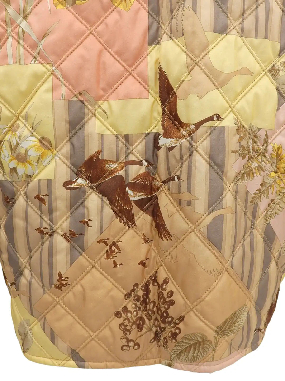 バードフラワーパターンキルティングジャケット　ベージュ／イエロー／ピンク