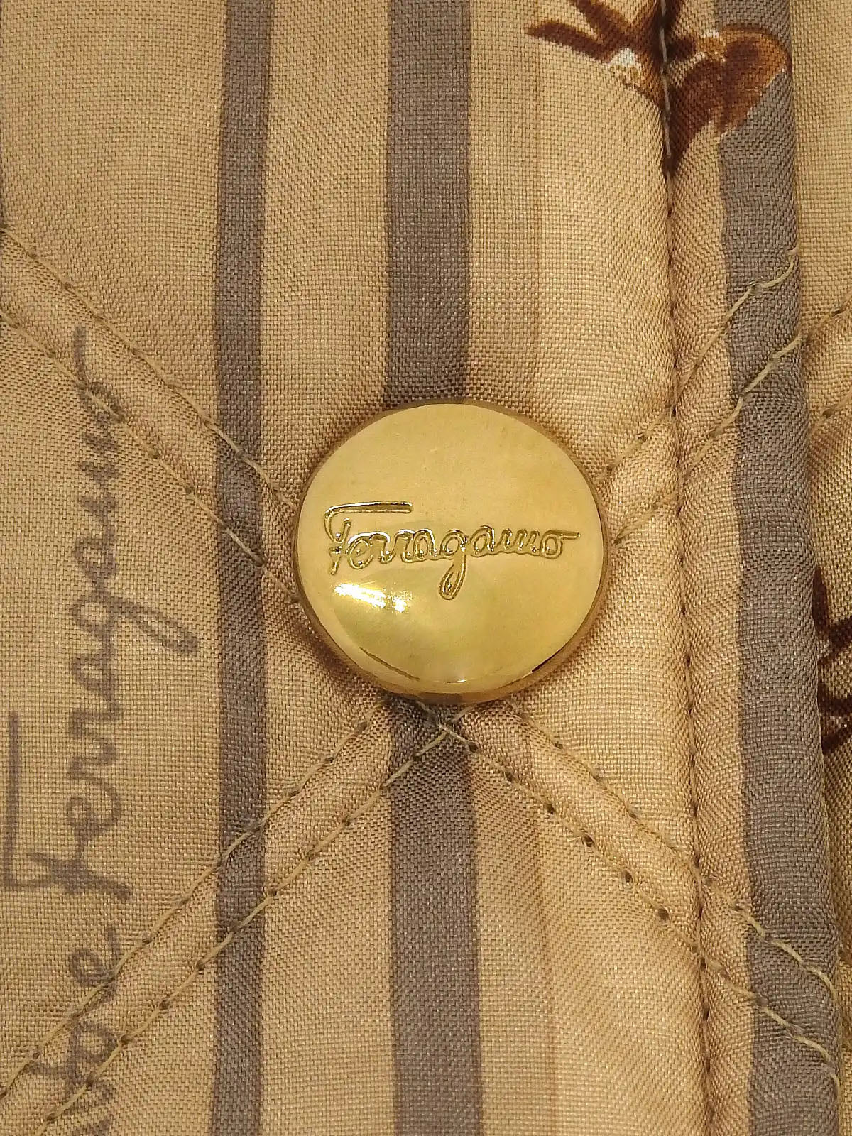 バードフラワーパターンキルティングジャケット　ベージュ／イエロー／ピンク