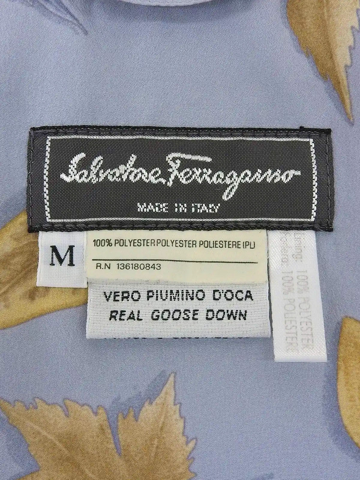 ロゴジップアップダウンジャケット アイボリー