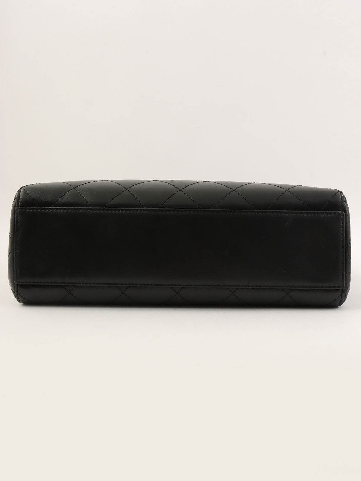 1998 Matelasse Stitch CC Turnlock Shoulder Bag in Black