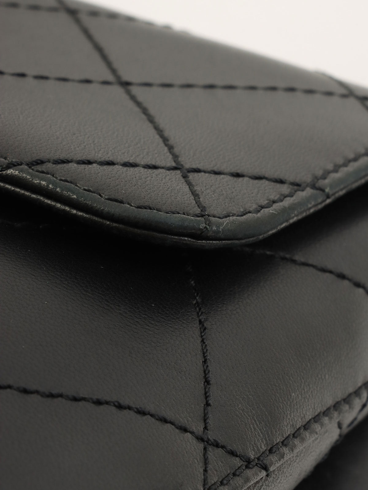 1998 Matelasse Stitch CC Turnlock Shoulder Bag in Black