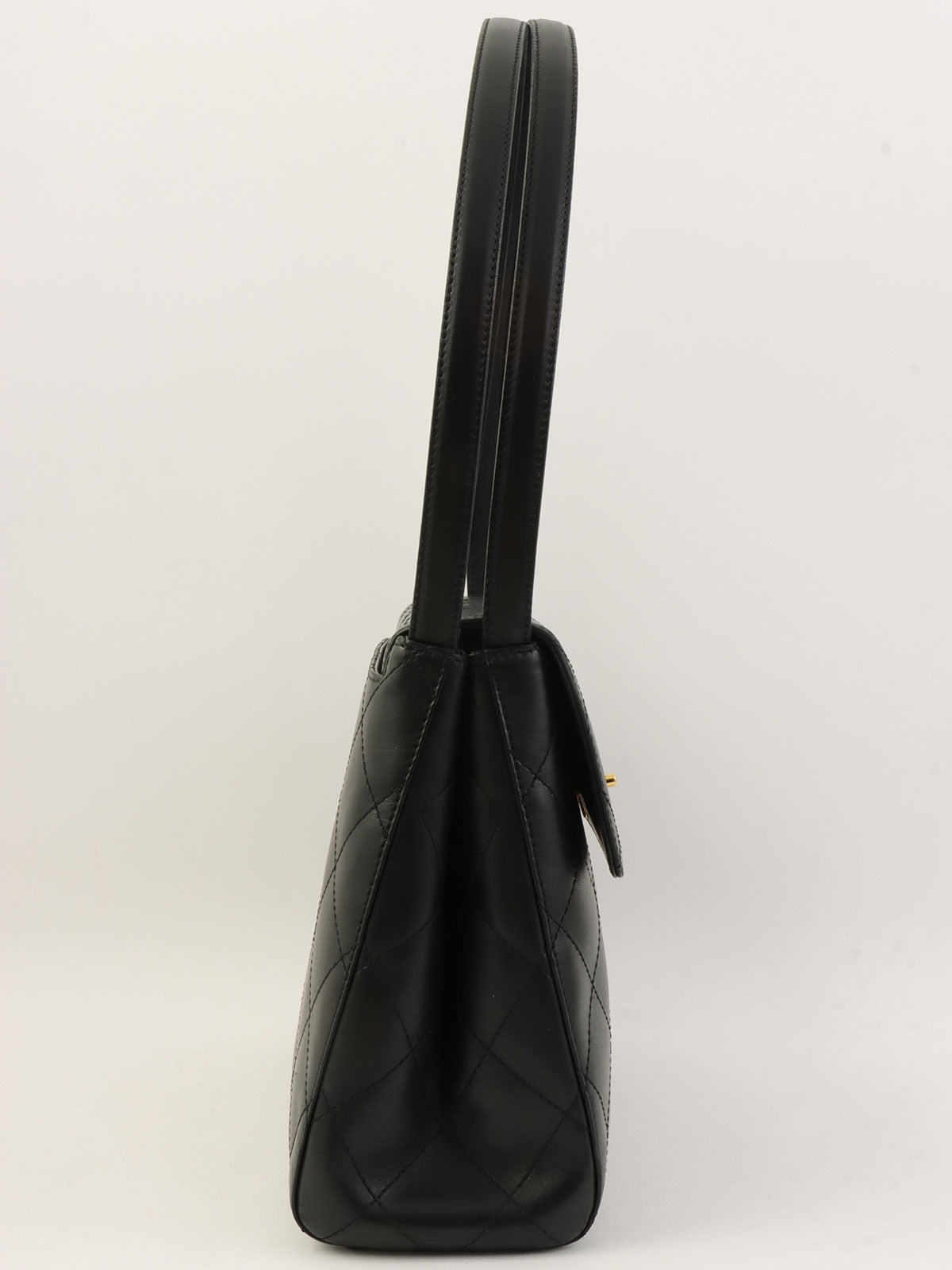 1998 Matelasse Stitch CC Turnlock Shoulder Bag in Black
