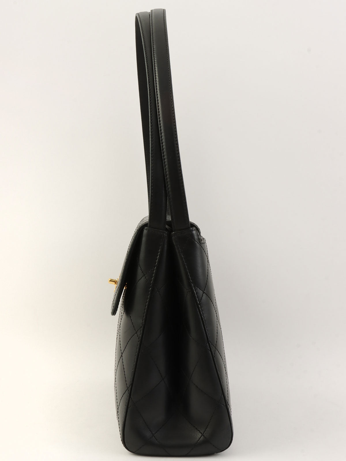 1998 Matelasse Stitch CC Turnlock Shoulder Bag in Black