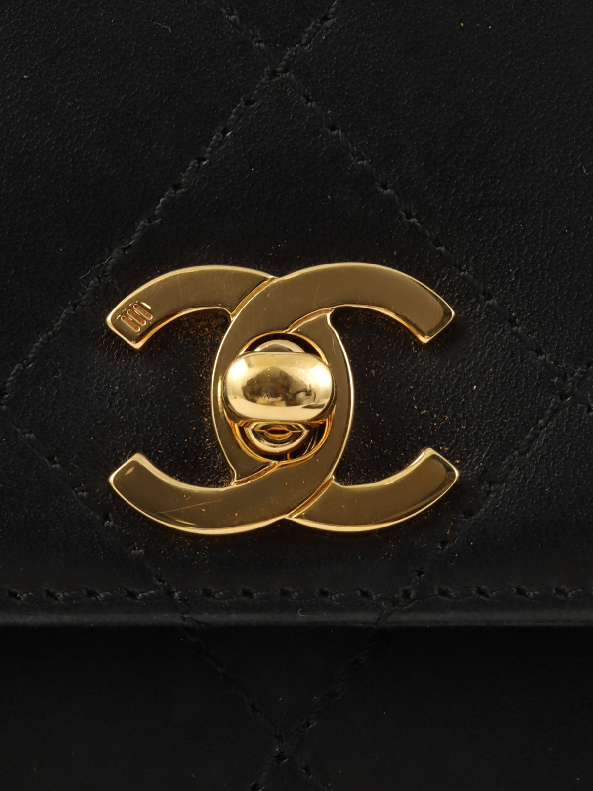 1998 Matelasse Stitch CC Turnlock Shoulder Bag in Black