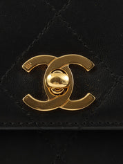 1998 Matelasse Stitch CC Turnlock Shoulder Bag in Black